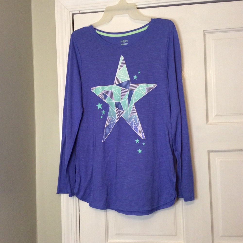 Very nice women’s Active tee
